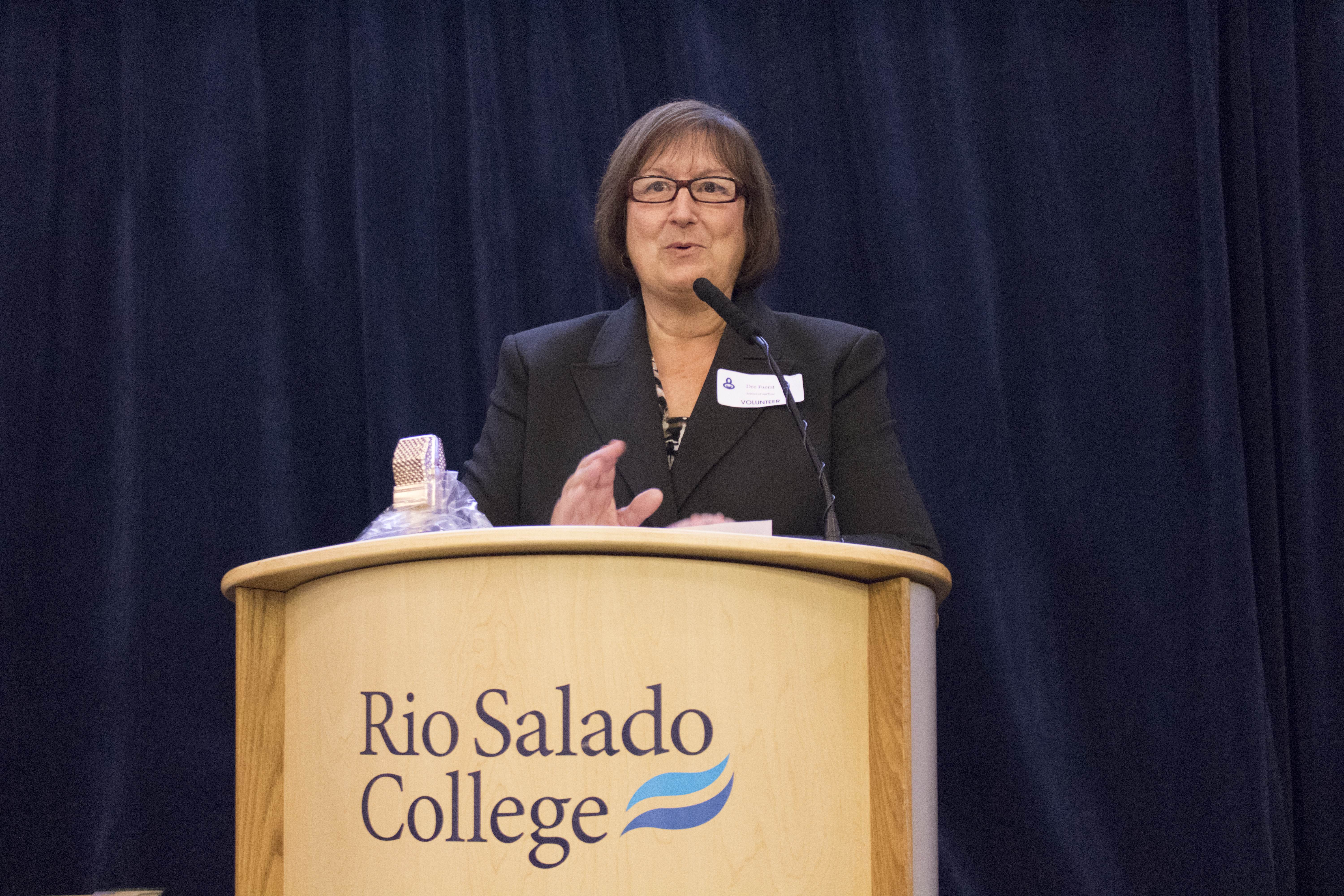Dee Fuerst accepts her Gold Mic Award